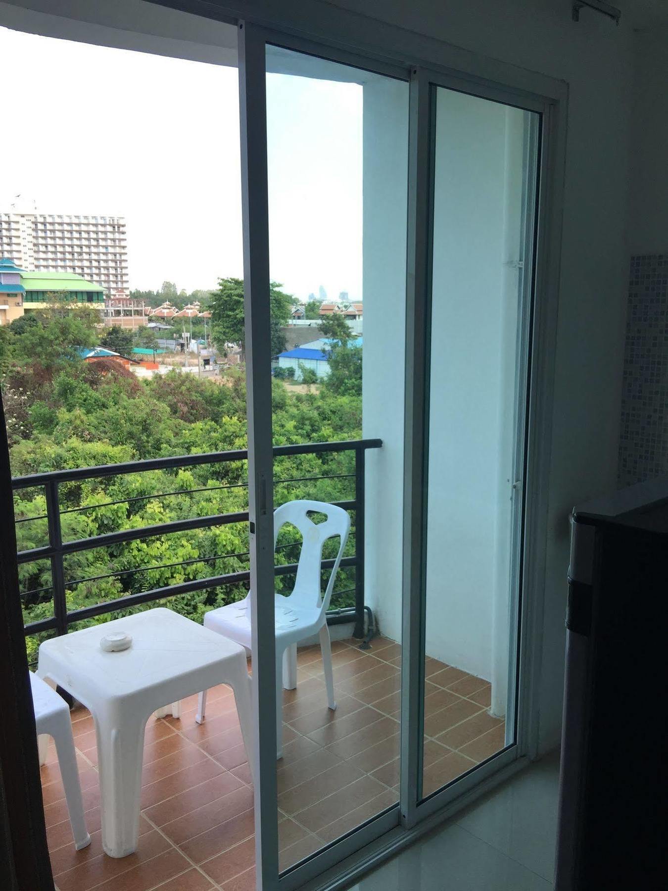 Lighthouse Residence Pattaya Buitenkant foto