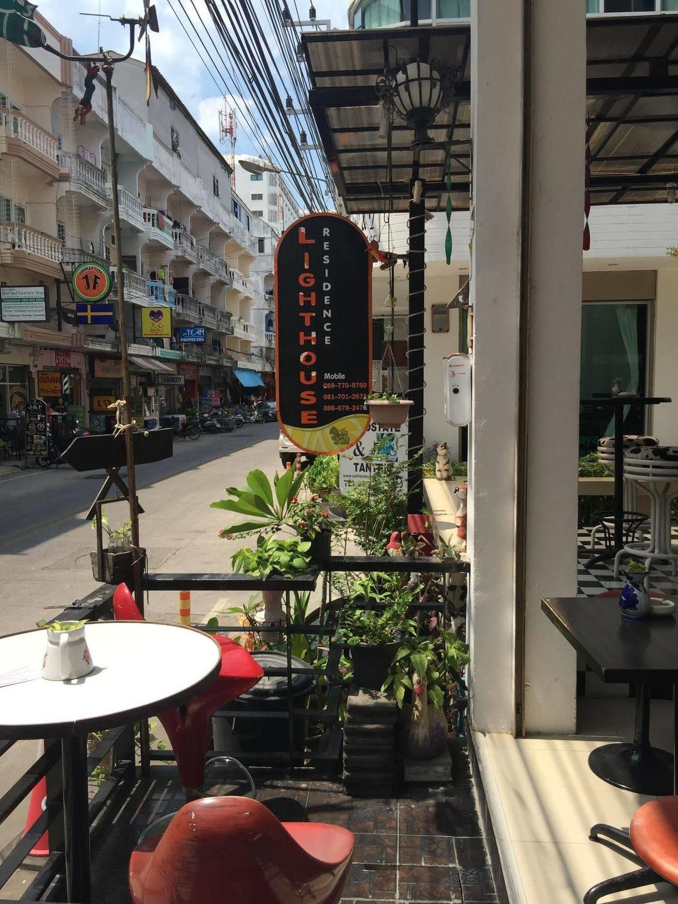 Lighthouse Residence Pattaya Buitenkant foto